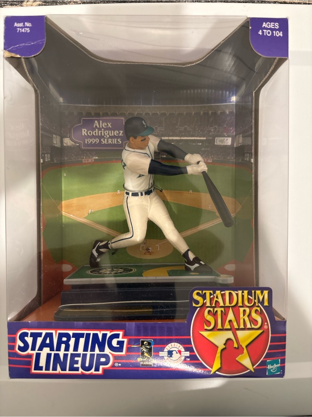 Stadium Stars Starting Lineup Baseball Figurine – White and Navy
